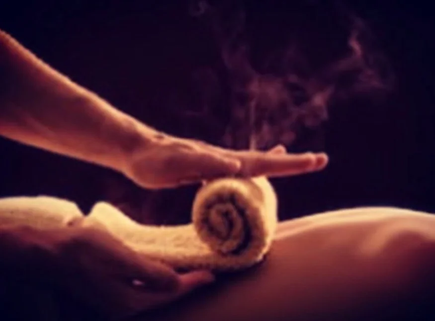 Hot towel massage treatment with steam